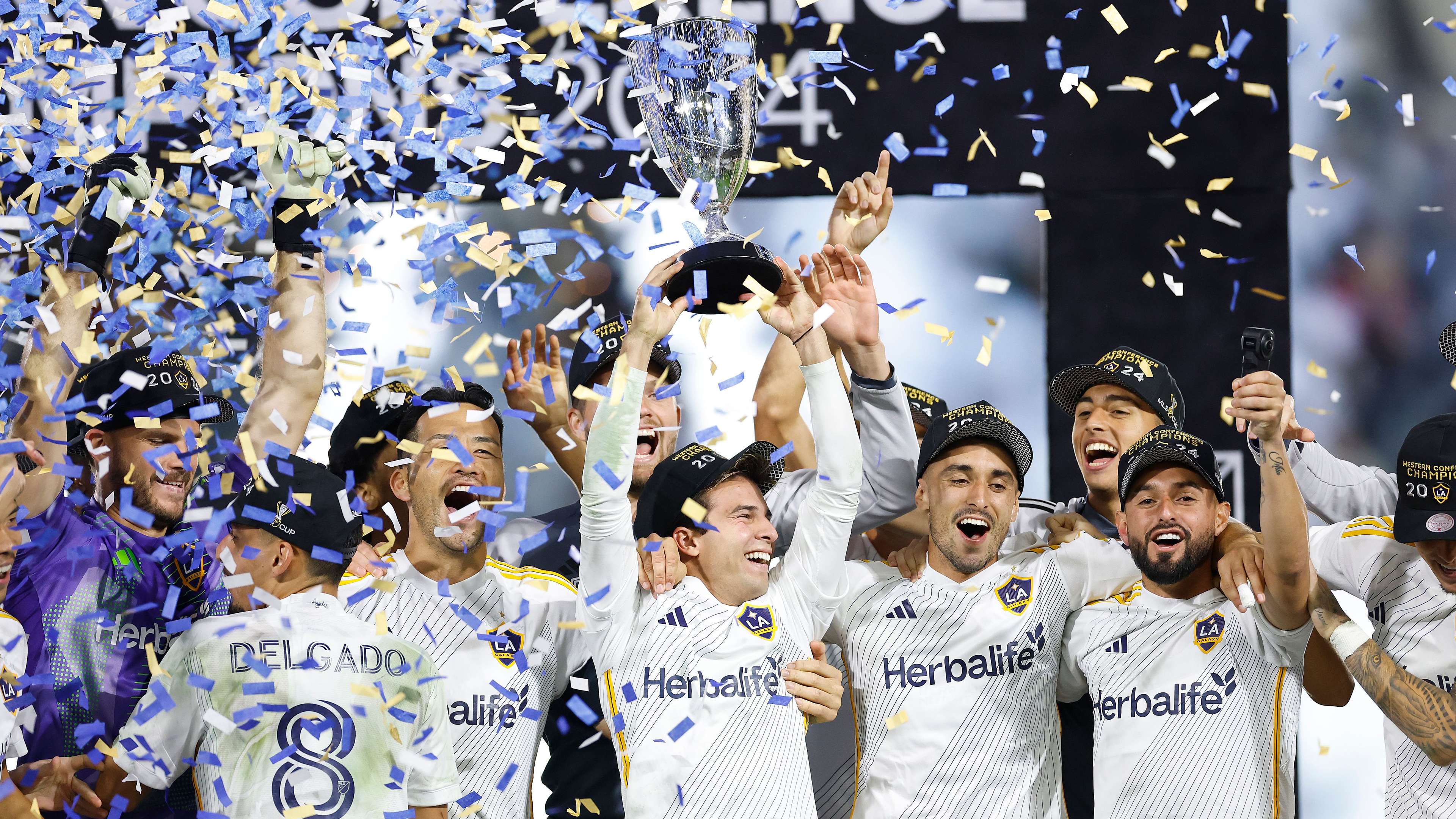 进攻两端都 进攻两端都